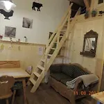 Konukevi Zum Alten Forsthaus 3*